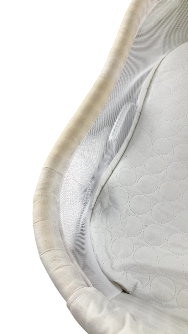 Halo BassiNest Swivel Sleeper Premiere Series, Silver Damask For Sale - Image 5